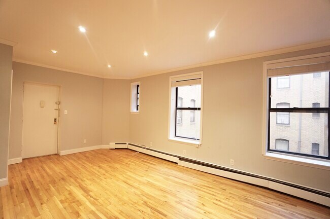 Building Photo - 211 W 146th St