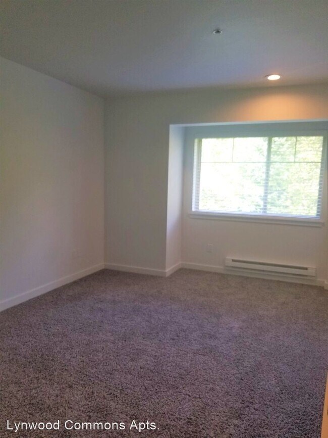 Foto del edificio - 4779 Lynwood Center Rd NE