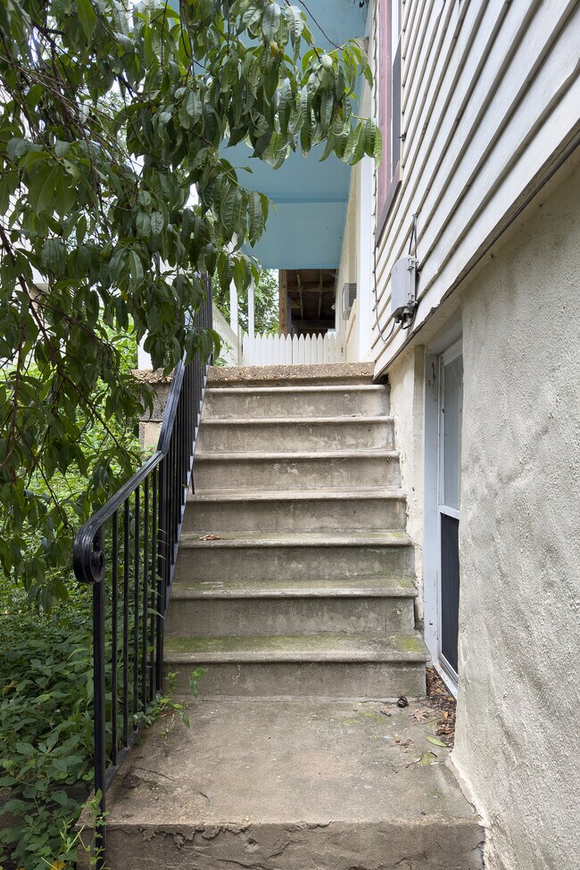 Foto del edificio - 1332 Dellwood Ave