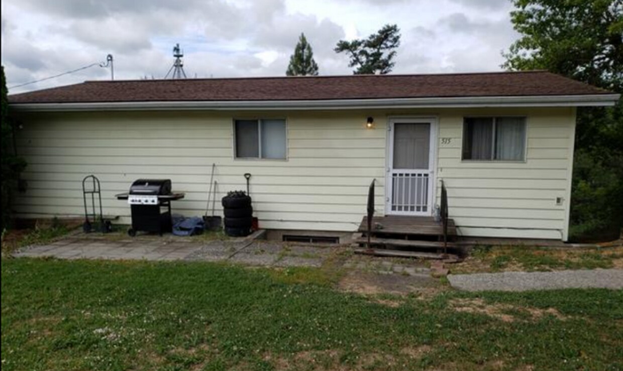 Foto principal - 515 NW State St