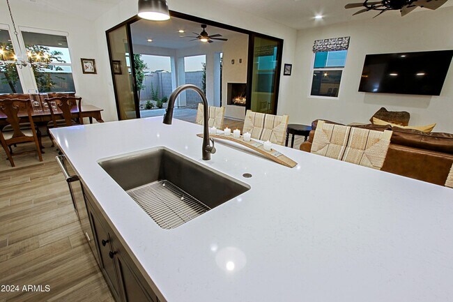 Foto del edificio - 17221 W Middlebury St