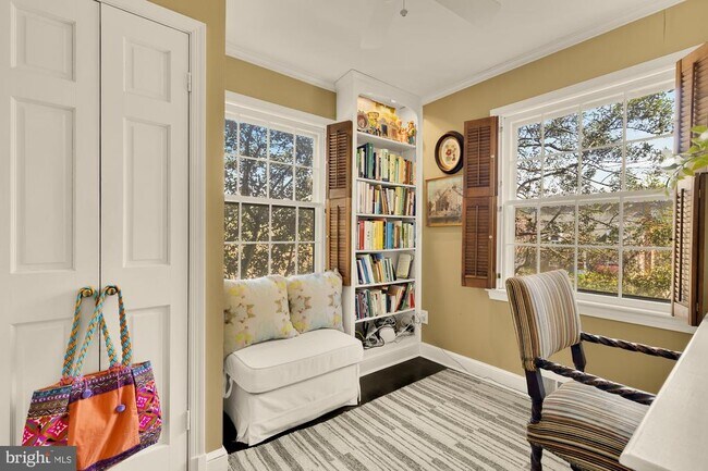 Foto del edificio - 7064 31st St NW