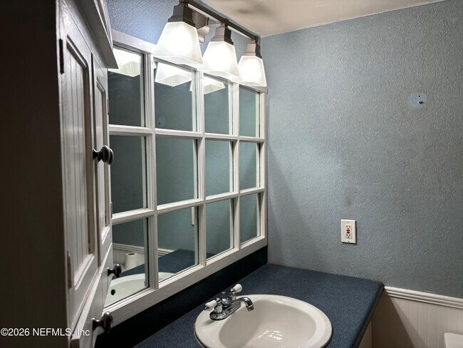 Foto del edificio - 1255B Ponce Island Dr