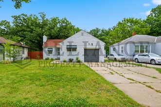 Building Photo - 1458 N Old Manor Rd