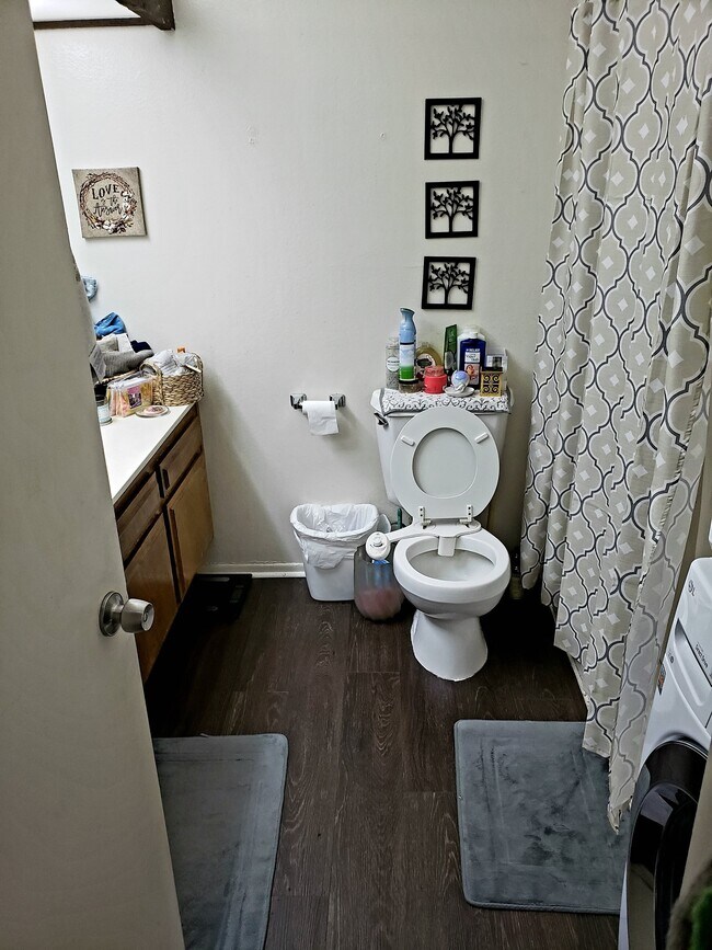 Foto del edificio - 8221 Langdon Ave