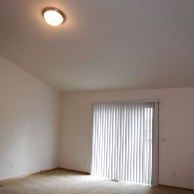 Foto del edificio - Single Level 3 Bed/2 Bath Home in SE Bend - Conifer Ave