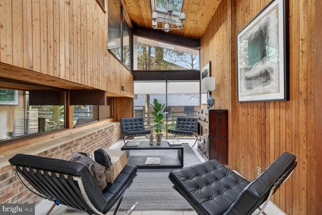 Foto del edificio - 1219 Ingleside Ave