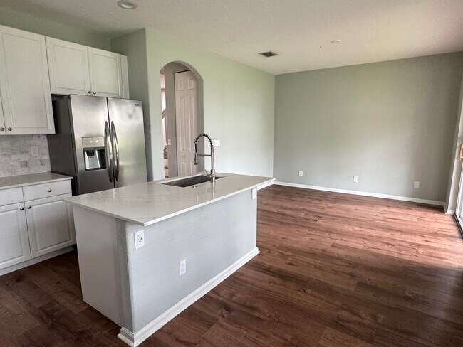 Building Photo - 4370 Legacy Ct