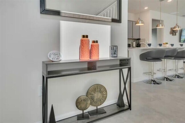 Building Photo - 7267 Oakmoss Loop