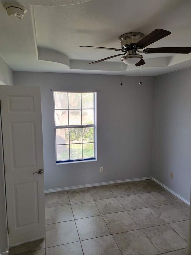 Building Photo - 2701 Silver Oak Ave