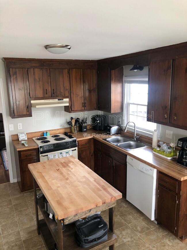 Foto del edificio - 1703 Danhurst Dr