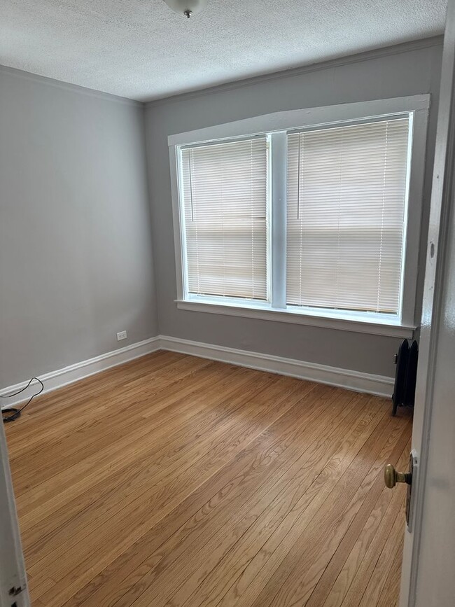 Foto del edificio - SPACIOUS 2 BEDROOM APARTMENTS FOR $1,650.00