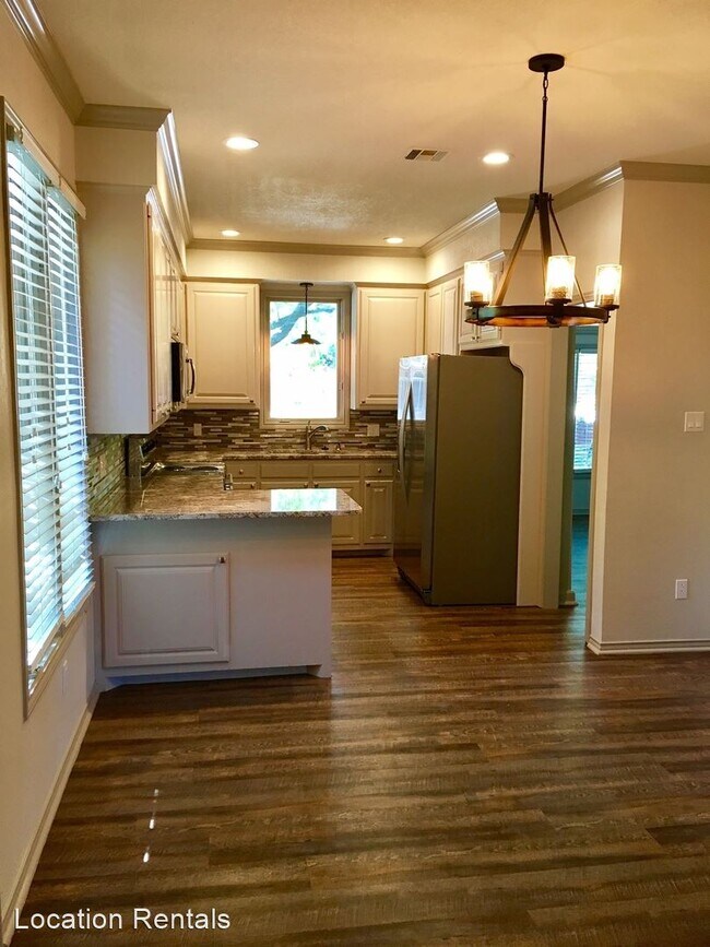 Foto del edificio - 3 br, 2.5 bath House - 8306 Elkhart Avenue