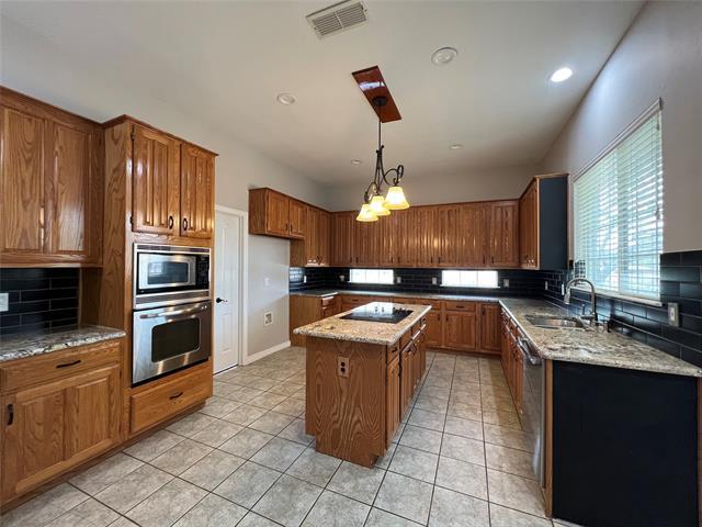 Building Photo - 709 Red Oak Ct
