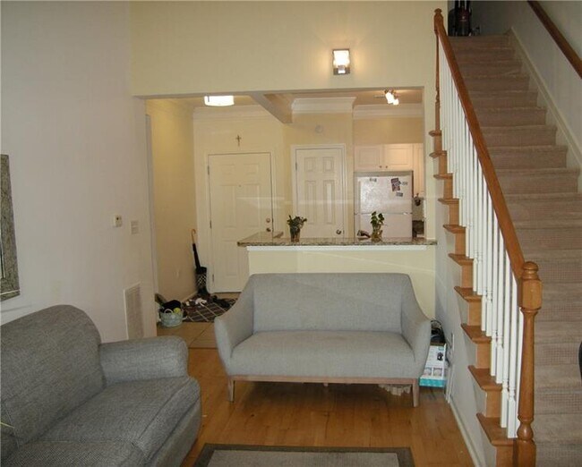 Building Photo - 1411 Westchester Ln NE