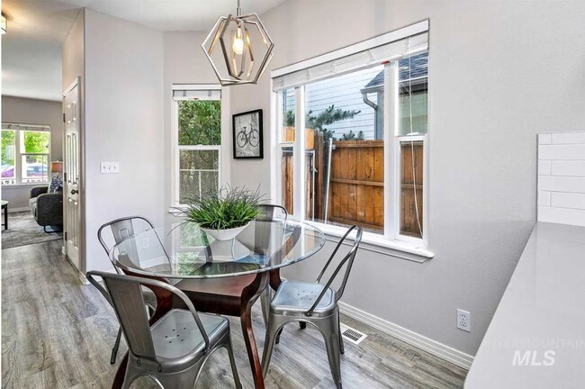Dining Area - 1219 S Colorado Ave