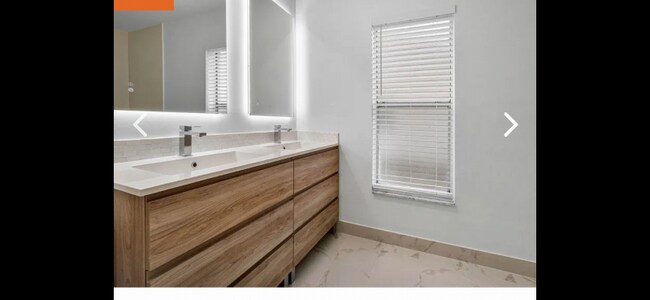 Foto del edificio - 4639 Blue Pine Cir