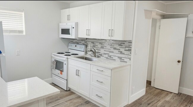 Photo - 730 N 5th St (Lantana, FL) Apartments