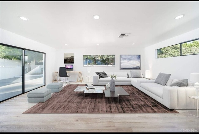 Foto del edificio - 5363 Garden Grove Ave