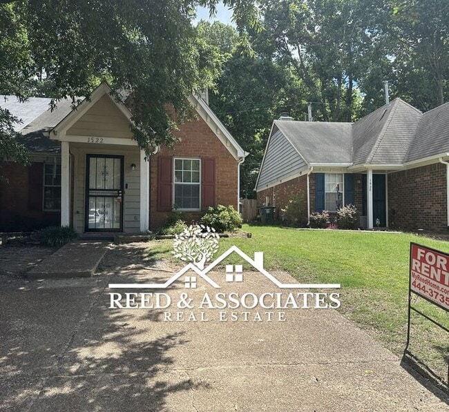 3 Bedroom Townhome in Cordova - 3 Bedroom Townhome in Cordova