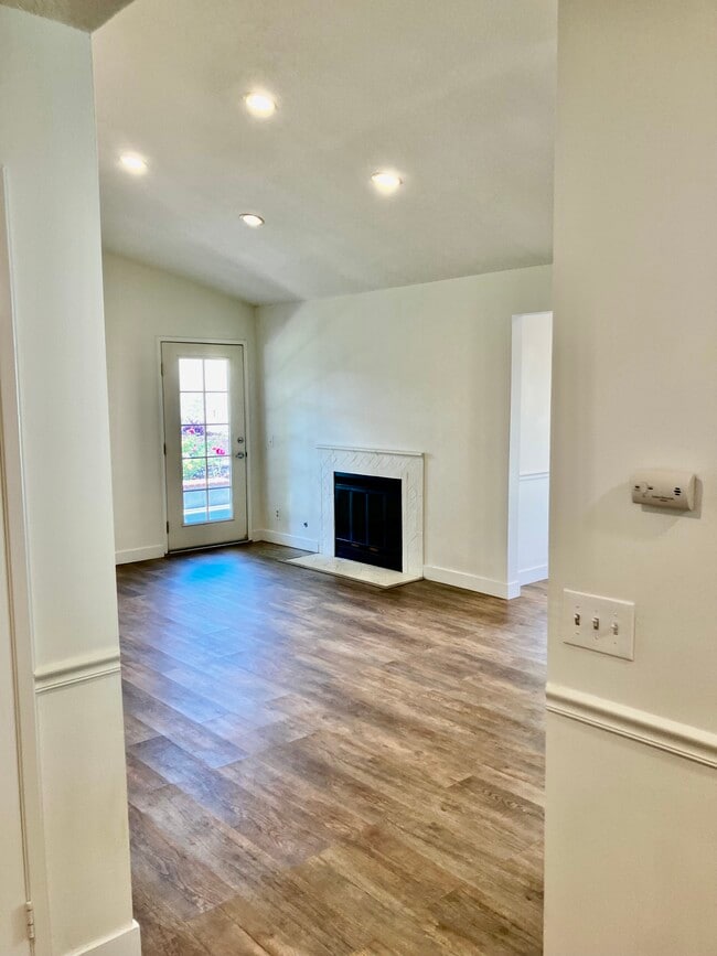 Building Photo - 2899 Thicket Pl