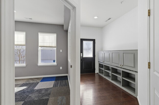 Foto del edificio - 1137 Red Hawk Way