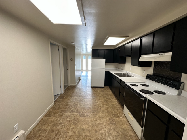 Building Photo - 350 N 100 E
