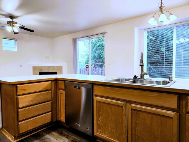 Foto del edificio - Comfort Meets Convenience in This South Hi...