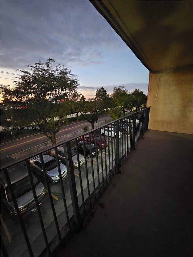 Building Photo - 1990 W 56th St