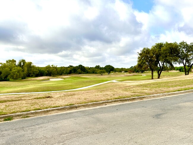 Foto del edificio - 425 Middle Green Loop