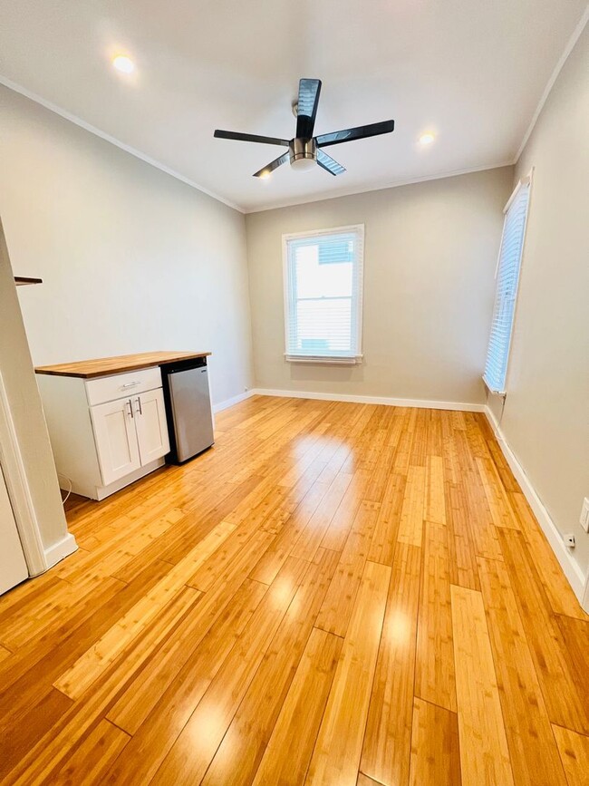 Interior Photo - Val D' Kingsley LLC