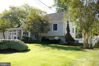 Building Photo - 1103 Neal Dr