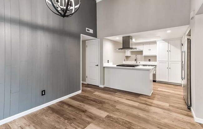 Building Photo - Olympic