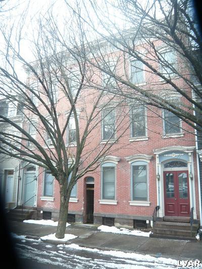 Primary Photo - 669-671 Ferry St