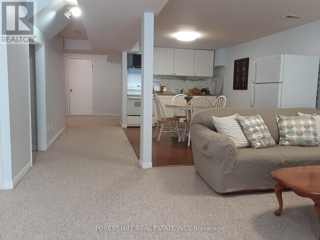 Photo du bâtiment - 3 Longman Dr