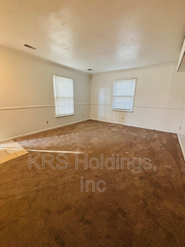 Building Photo - 854 Lucas Creek Rd