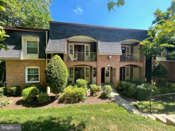 8114C Colony Point Rd Unit C, West Springfield, VA 22152 Condo for