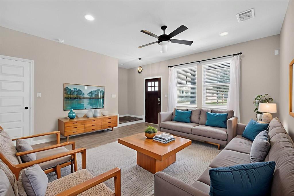 Foto principal - 2025 Arendale Dr