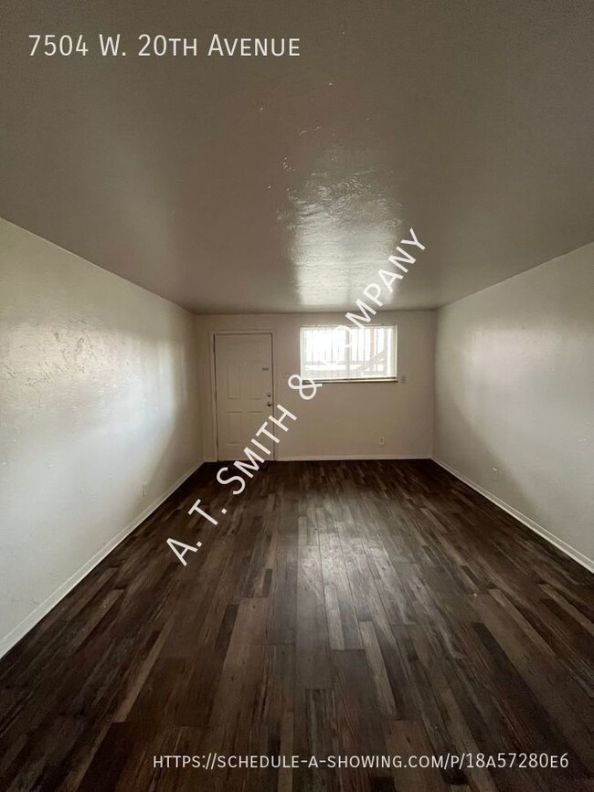 Building Photo - Lakewood 2 Bedroom 1 Bath Available for Im...