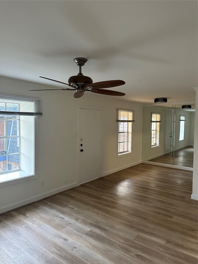 Building Photo - 9029 Gaylord Dr