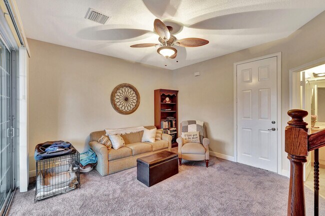 Foto del edificio - 4561 Artesa Way N