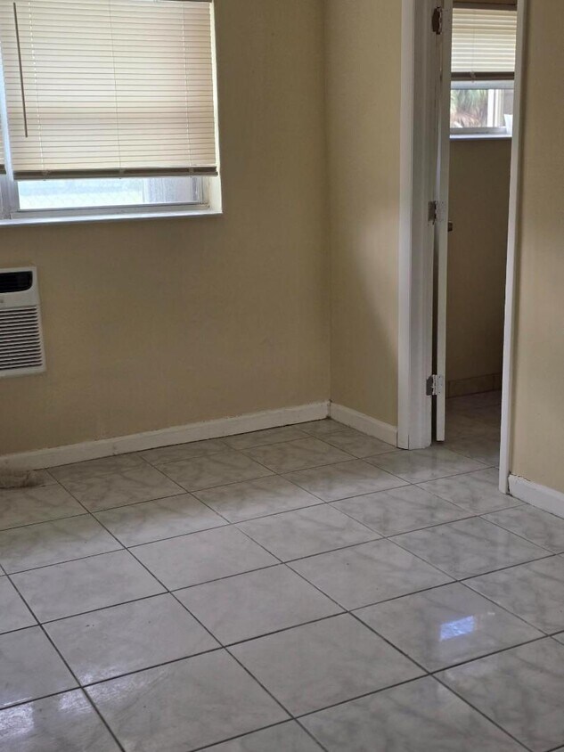 Foto del edificio - 5471 Ravenswood Rd