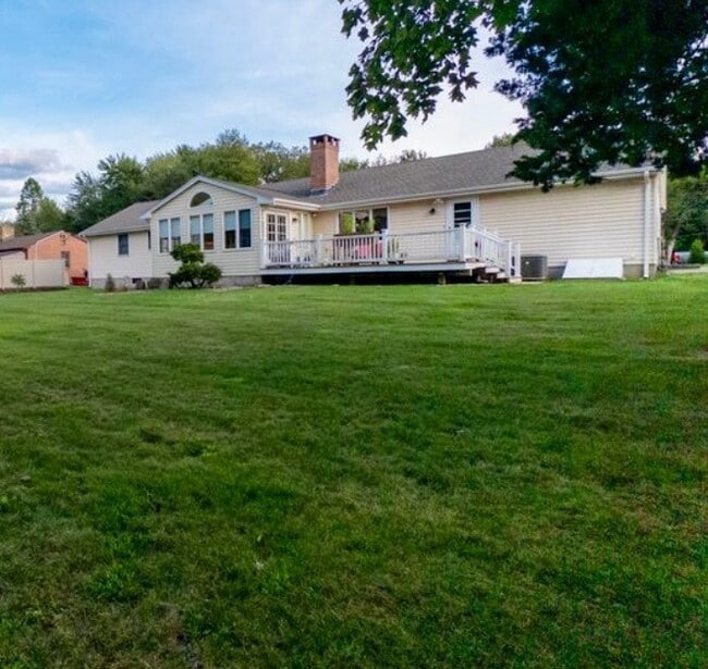 Building Photo - 127 Two Rod Hwy