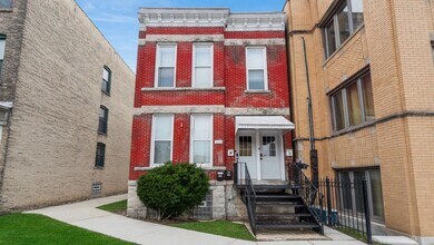 Building Photo - 932 N Richmond St