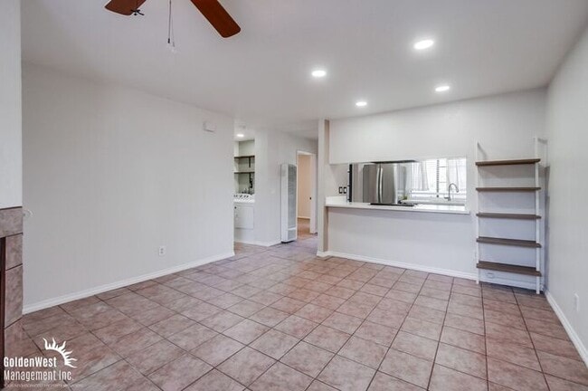 Building Photo - Updated 2Bdm 2Ba Condo in Windsor Chalet C...