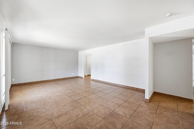 Foto del edificio - 4213 E Sahuaro Dr