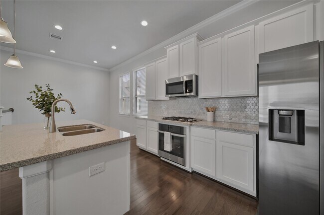 Foto del edificio - 9603 Cambridge Manor Ln