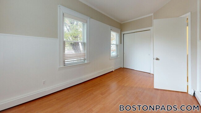 Building Photo - 310 Lowell St