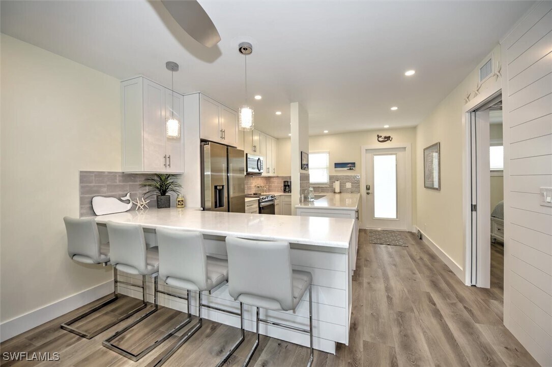 Foto principal - 684 Broad Ave S