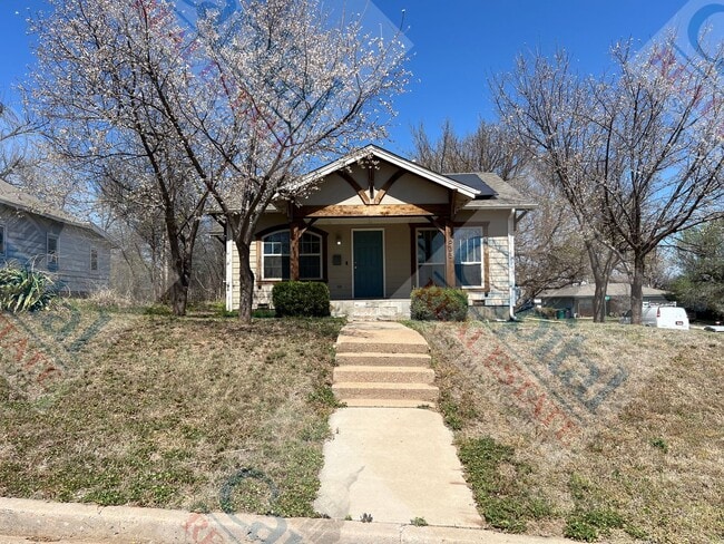 Photo - Charming 3 Bedroom House